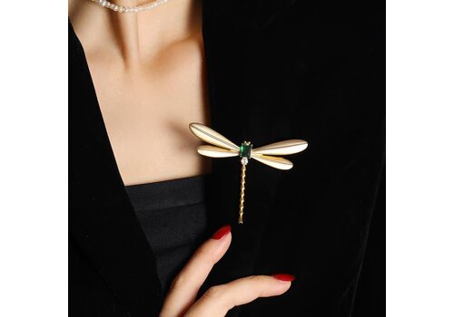 Peach Accessories 1545 Dragon fly brooch with Green crystal in Gold