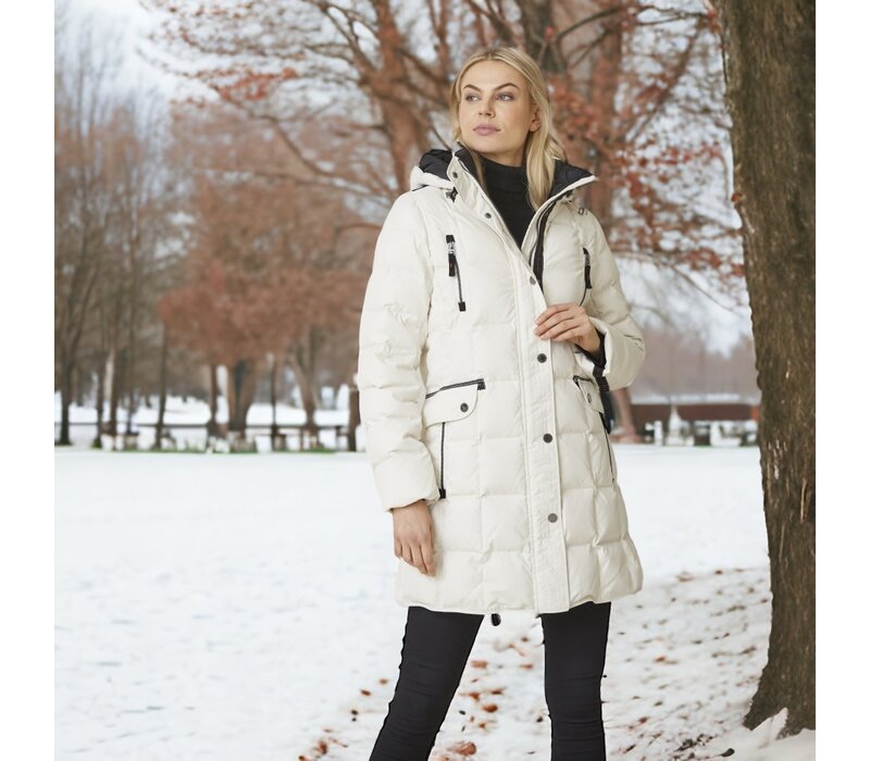 Junge “MARY” Down Coat in Snow