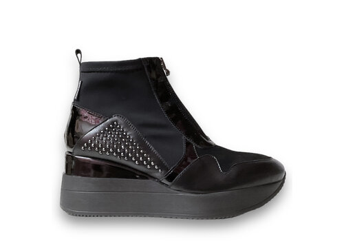 MarcoMoreo MarcoMoreo Black front Zip Stud Boot