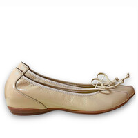 Wonders A-30130 Cream Patent Pumps