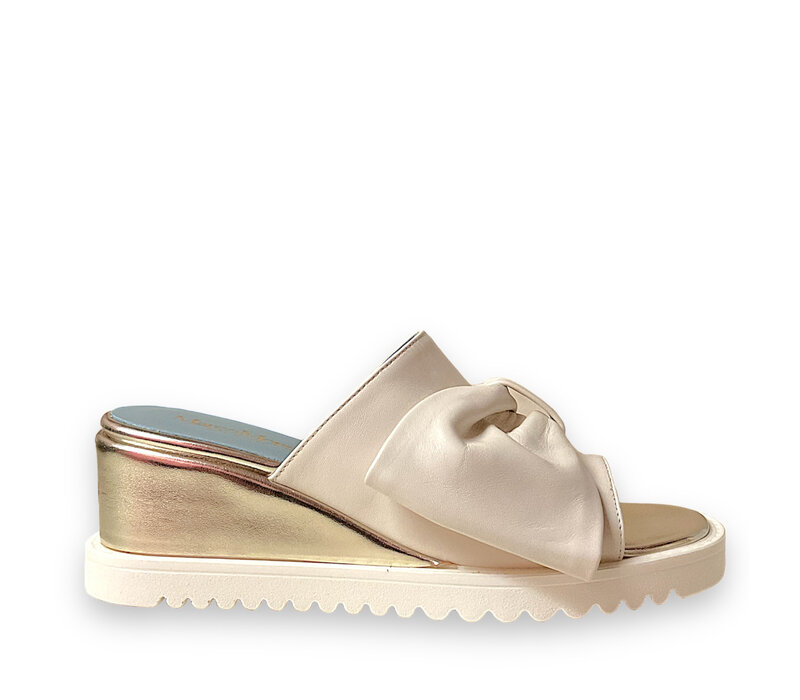 MarcoMoreo F161JNL Cream Slip-On Wedge