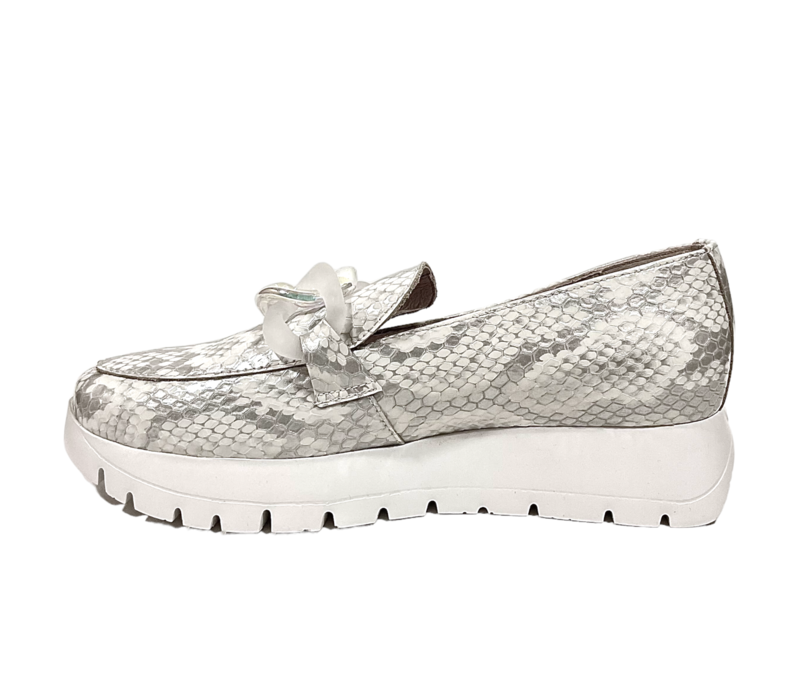 Wonders A-2444 Wht/Sil Croc Patent