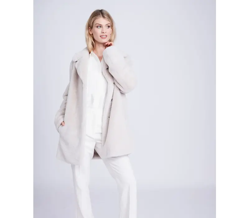 Pia Rossini KENNEDY Pearl Faux Fur Coat