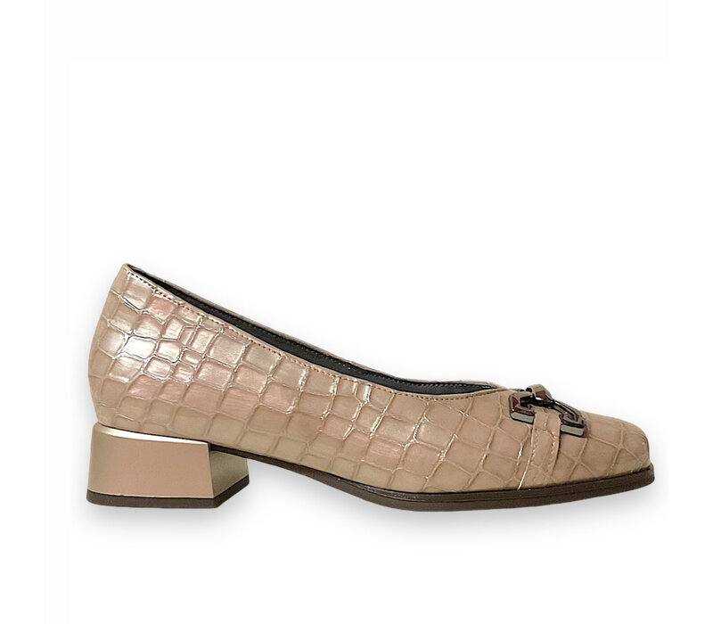 Pitillos 10113 Beige Patent Croc Pumps