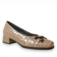Pitillos 10113 Beige Patent Croc Pumps