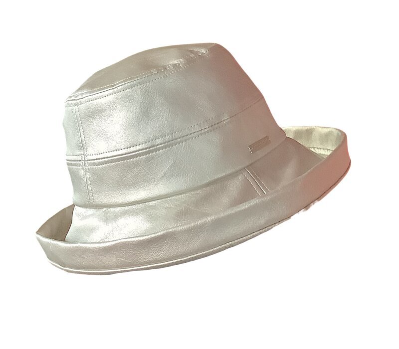 Seeberger 019772 Gold Faux Leather Hat