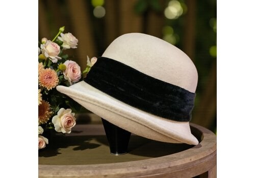 Seeberger Seeberger 019877 Camel Woolfelt Cloche Velvet Trim