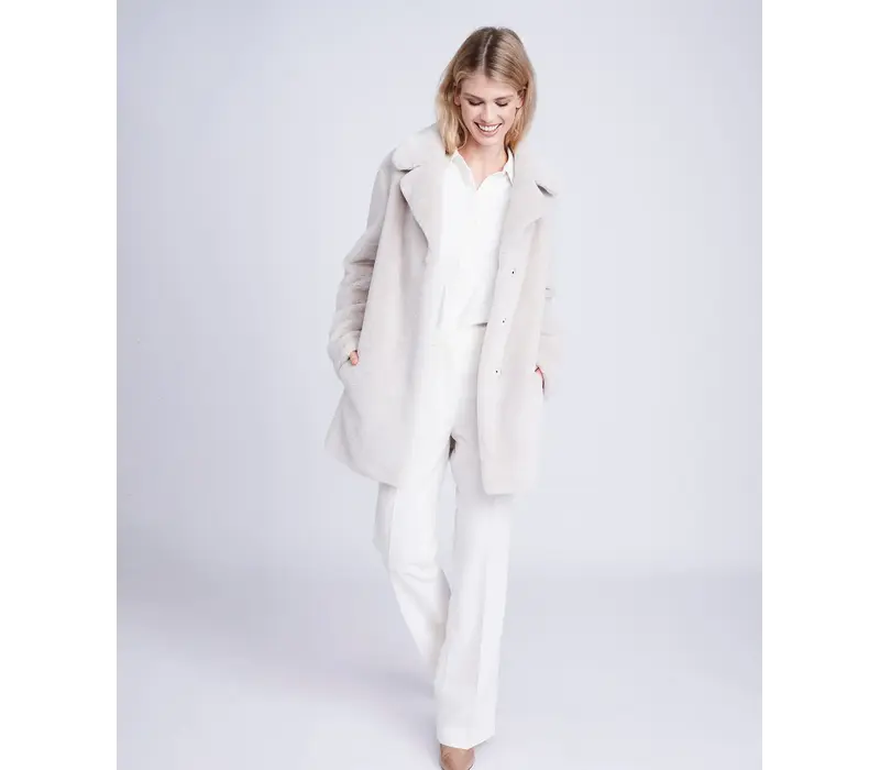 Pia Rossini KENNEDY Pearl Faux Fur Coat