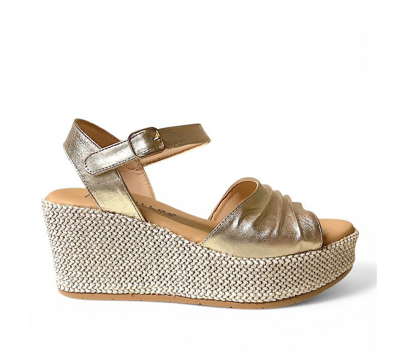 Pitillos11272 Gold Wedge Sandal