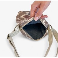 DE LA MUR “PM2ERAL” X-Body Phone Bag