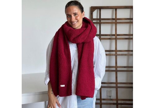 DE LA MUR DE LA MUR “LAKE” Burgundy Polar Fleece Scarf