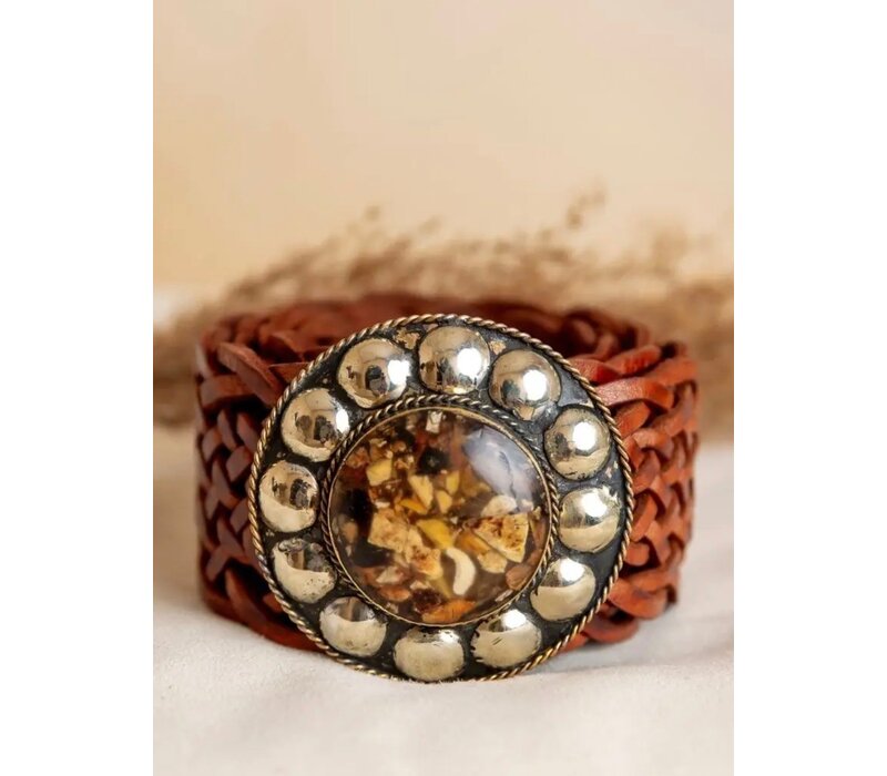 LULA Satu Tan  Leather Belt Buckle Detail