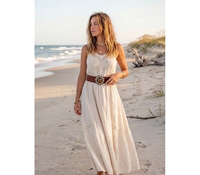 LULA Satu Tan  Leather Belt Buckle Detail