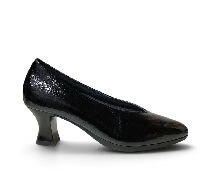 Pitillos 11681 Black Patent Softee Leather