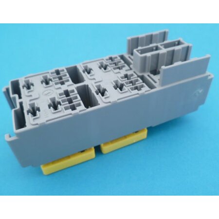 R01560 voet 4 x rel + 6 x zekering