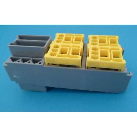 R01560 voet 4 x rel + 6 x zekering