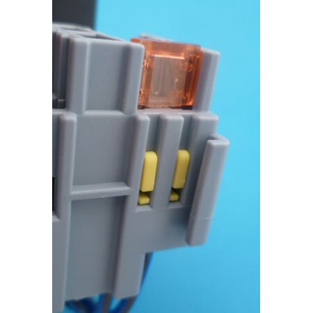 R01560 voet 4 x rel + 6 x zekering