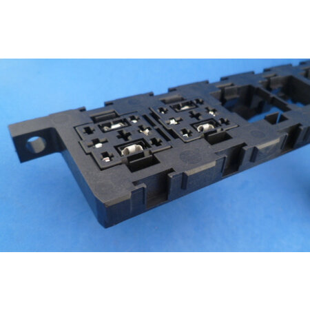 Frame voor 6 relaisvoeten RELH18