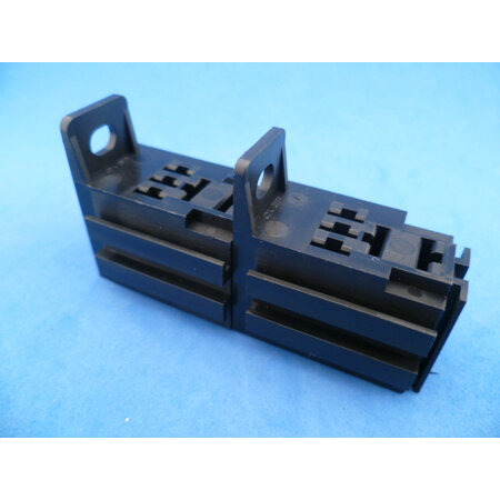 RELH009-AB  relaisvoet met aanbouwmogelijkheid