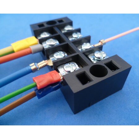 TB-2504 schroef aansluitblok 4 polig