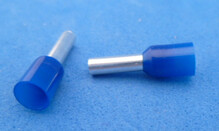 CEW025   blauw 100 stuks