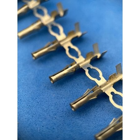 3-9921 rond 2,36mm female