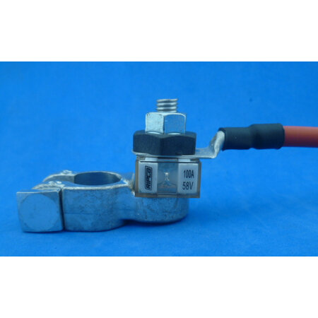 Accuklem / zekeringhouder APB-221