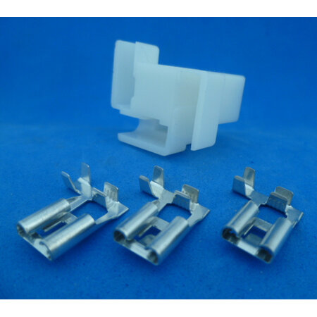 30-145W koplampstekker haaks H4 wit 3-polig