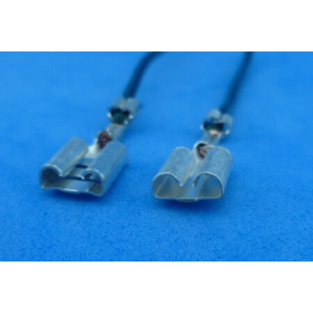 Stekkerhuis 2 polig T-vorm 6,3 mm female zwart