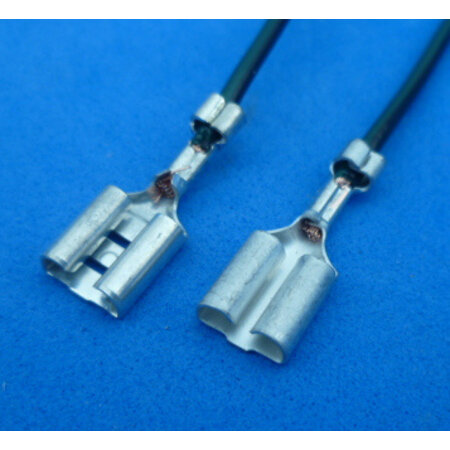 Stekkerhuis 2 polig T-vorm 6,3 mm female zwart