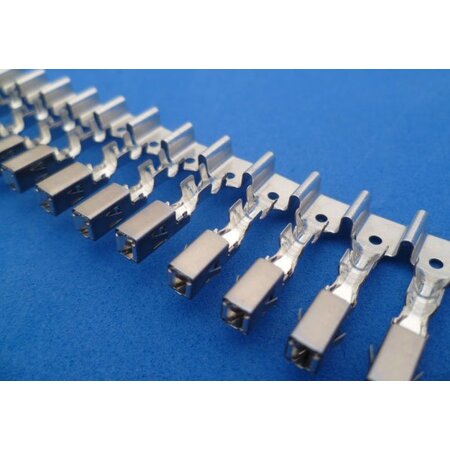 3-8335 zekering kontakt