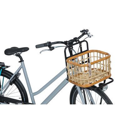 Basil Green Life -  Rattan Fahrrradkorb - Medium - vorne - natur braun