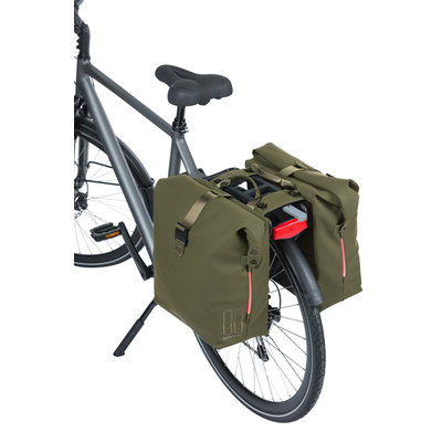 Basil SoHo Nordlicht MIK - bicycle double bag - 36 liter - moss green