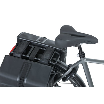 Basil Urban Dry - dubbele fietstas - 50 liter - zwart