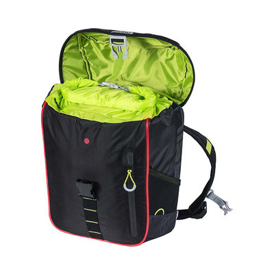 Basil Miles Nordlicht - Fahrradrucksack mit LED-Streifen - 17 Liter - schwarz