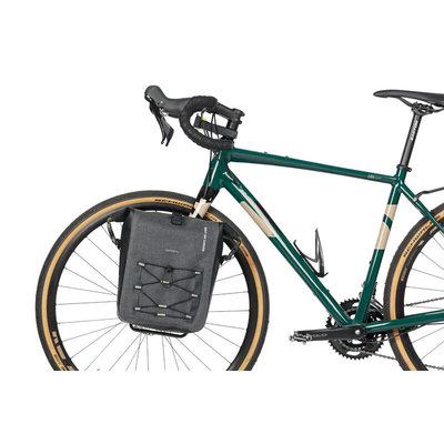 Basil Navigator Storm M - enkele fietstas - 12-15 liter - zwart