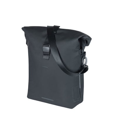 Basil SoHo - bicycle shoulderbag MIK Studs - 17 liters- black