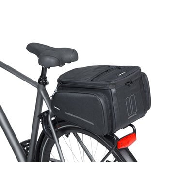 Basil Move - trunkbag MIK - 10-26 liter - black