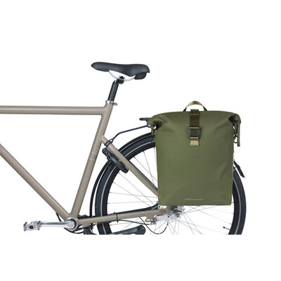 Basil SoHo - bicycle shoulderbag MIK STUDS - 17 liters- green