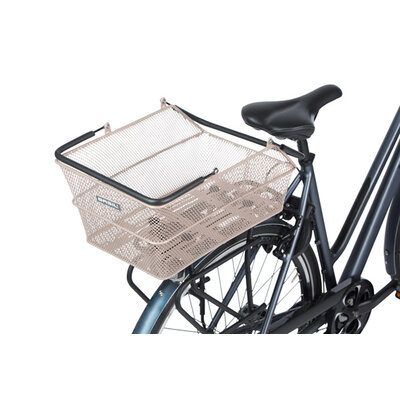 Basil Cento MIK - bicycle basket - rear - nude metallic