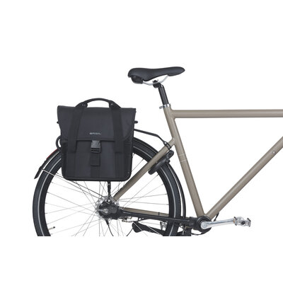 Basil GO - enkele fietstas - 16 liter - zwart