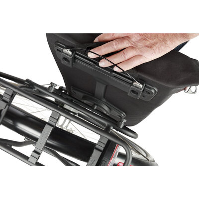 Basil City - fietsshopper MIK Studs - 14-16 liter - zwart