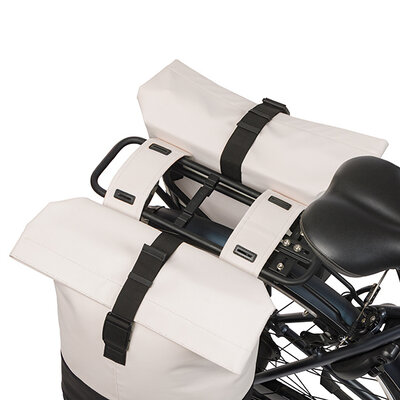 Basil Cove - dubbele fietstas - 28-32L - gebroken wit/zwart