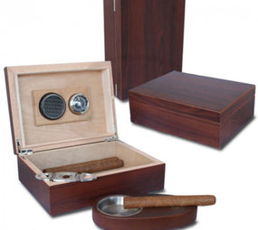 Bookwill Humidor Giftset Mat Walnut 240x180x82mm Bookwill Humidor Giftset Mat Walnut 240x180x82mm
