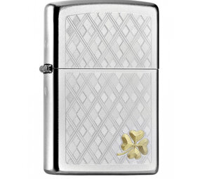Zippo Zippo - Ce superbe trèfle à quatre feuilles Zippo Zippo - Ce superbe trèfle à quatre feuilles