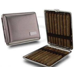 Bookwill Bookwill - Étui à cigares - 113x88x23mm - 16x Cigarillo - Nickel - 1 pièce Bookwill Bookwill - Étui à cigares - 113x88x23mm - 16x Cigarillo - Nickel - 1 pièce
