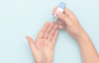 Thuis bloedprikken bij Crohn en colitis: wat zegt het onderzoek?