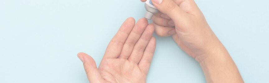 Thuis bloedprikken bij Crohn en colitis: wat zegt het onderzoek?