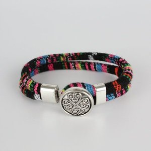 Janshop Bohemian Kleurige Katoen Armband Tibet Silver Bloem Snap Button Zwart + Roze