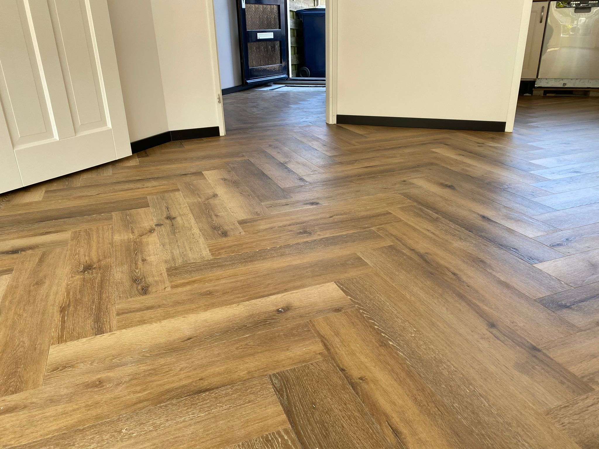 Floorlife YUP Herringbone Dark Oak Visgraat PVC